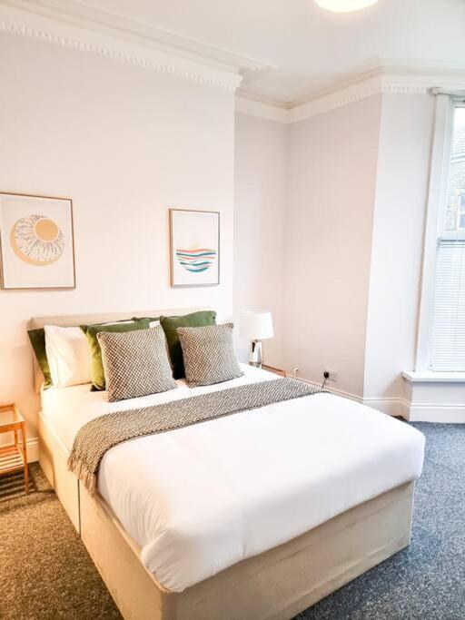 Gorgeous Newly Renovated 2 Double Bed Flat Apartment Swansea Exterior photo