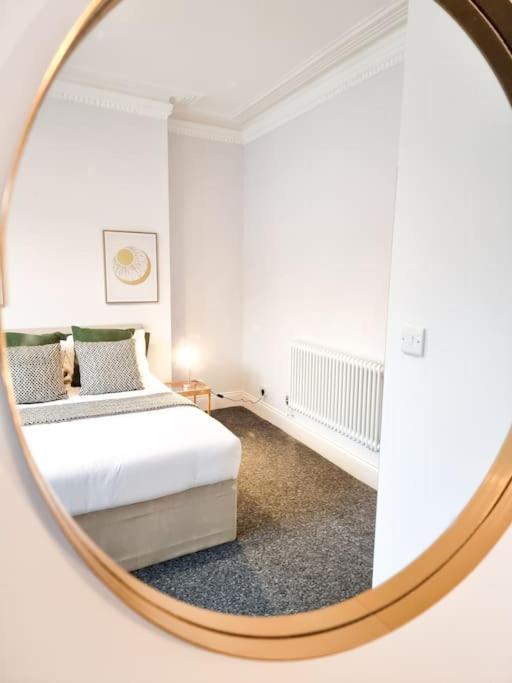 Gorgeous Newly Renovated 2 Double Bed Flat Apartment Swansea Exterior photo