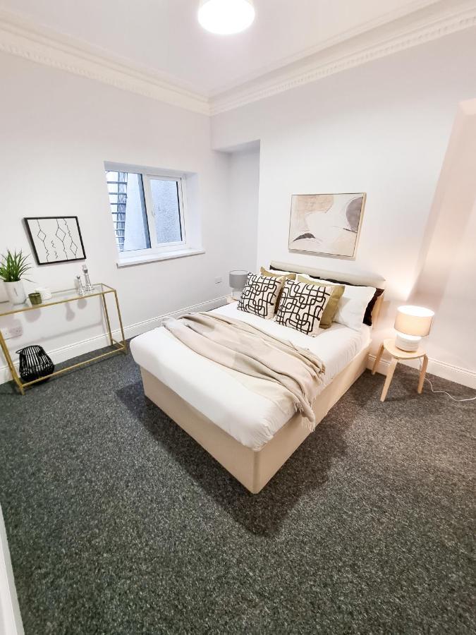Gorgeous Newly Renovated 2 Double Bed Flat Apartment Swansea Exterior photo